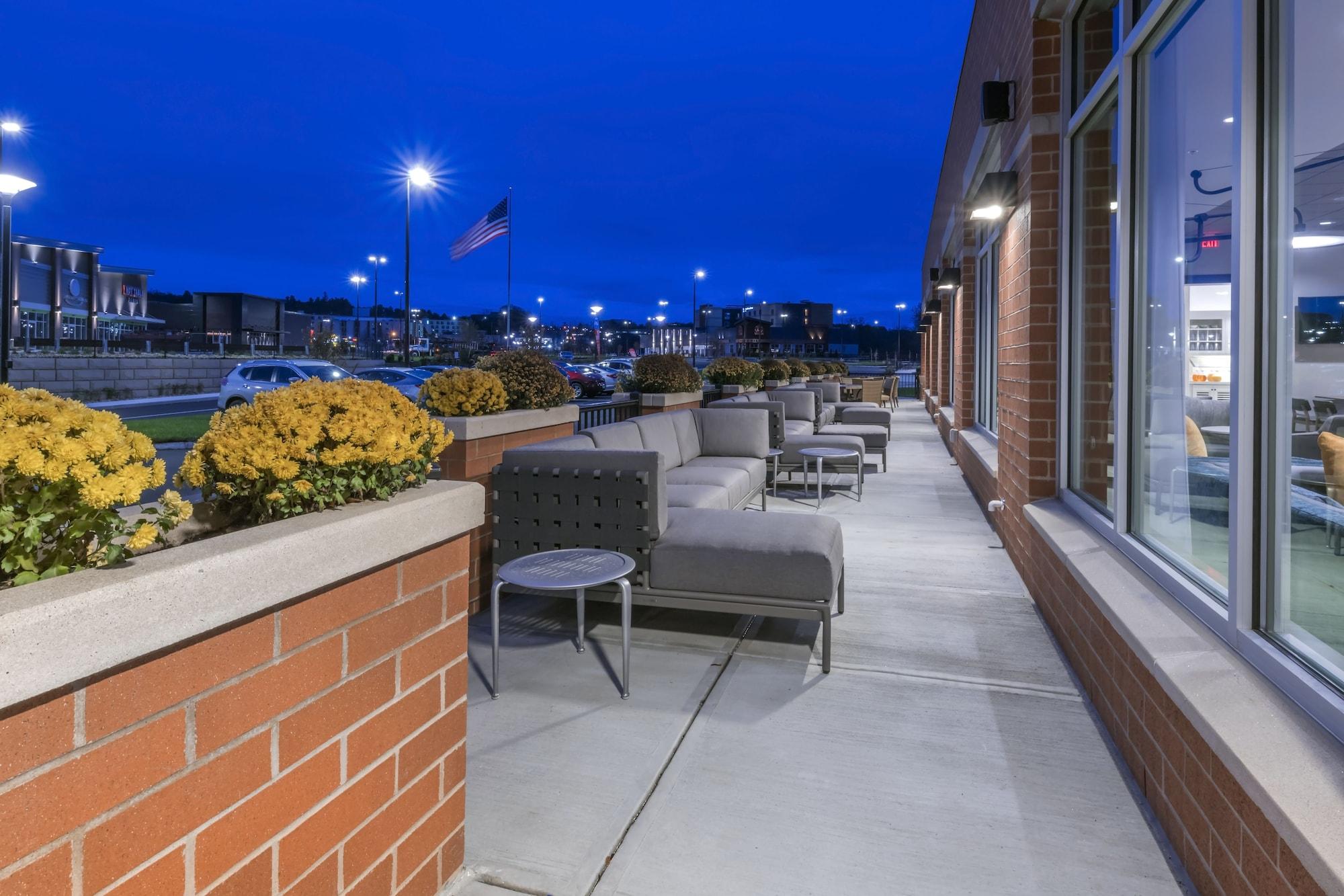 Hyatt Place Marlborough/Apex Center Exterior foto